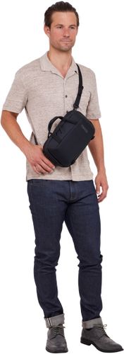 Наплечная сумка Thule Subterra 2 Crossbody Bag 5L (Black) 670:500 - Фото 6